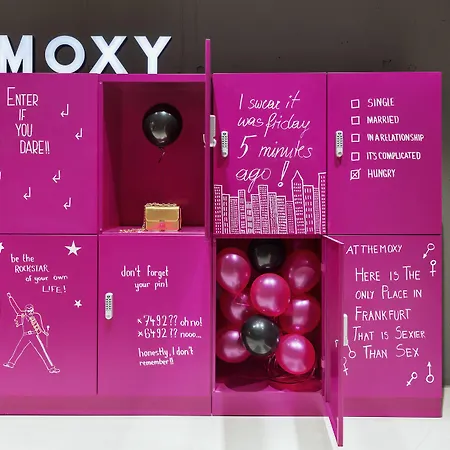 Moxy Frankfurt Center フランクフルト