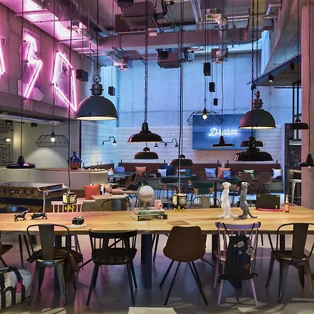 Moxy Frankfurt Center フランクフルト