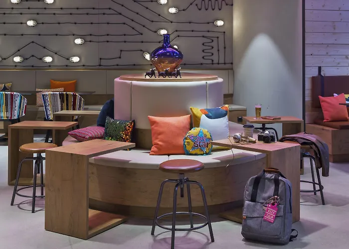 Moxy Frankfurt Center ホテル