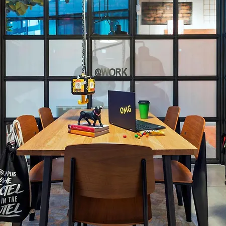Hotel Moxy Frankfurt Center