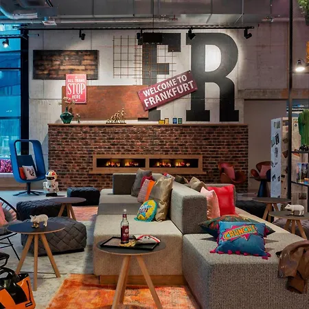 Hotel Moxy Frankfurt Center 3*