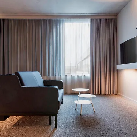 Moxy Frankfurt Center 3* Frankfurt am Main