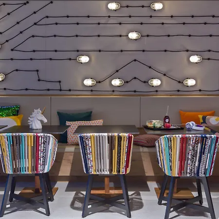 Moxy Frankfurt Center 호텔 3*