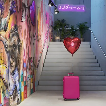 Moxy Frankfurt Center 호텔 3*