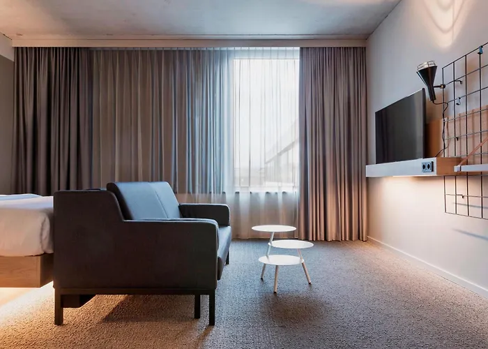 Moxy Frankfurt Center 3* فرانكفورت