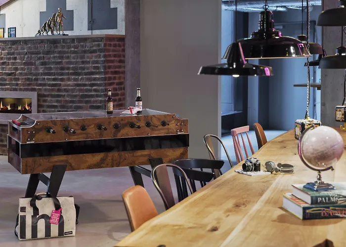 Moxy Frankfurt Center Otel