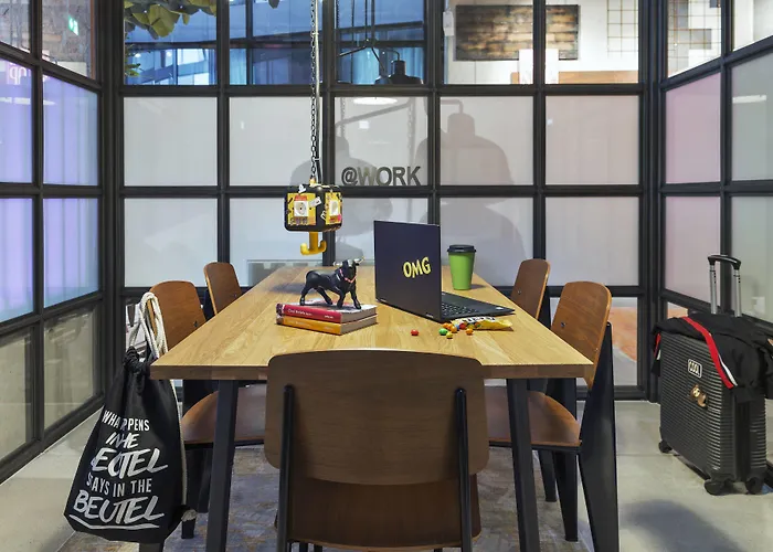 Hotel Moxy Frankfurt Center 3*