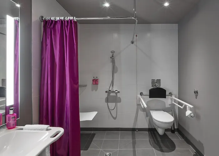 Moxy Frankfurt Center فندق 3*