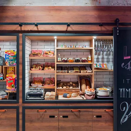 Moxy Frankfurt Center Ξενοδοχείο 3*