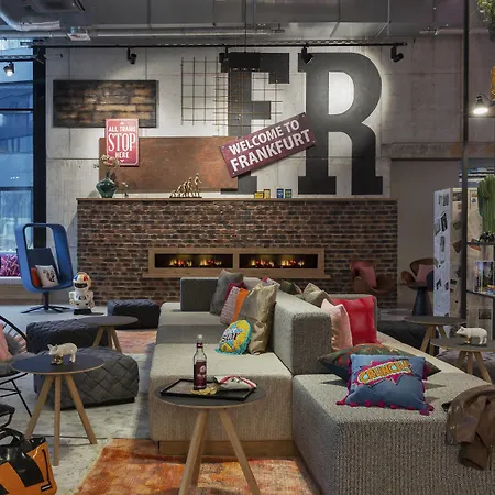 Moxy Frankfurt Center 3*