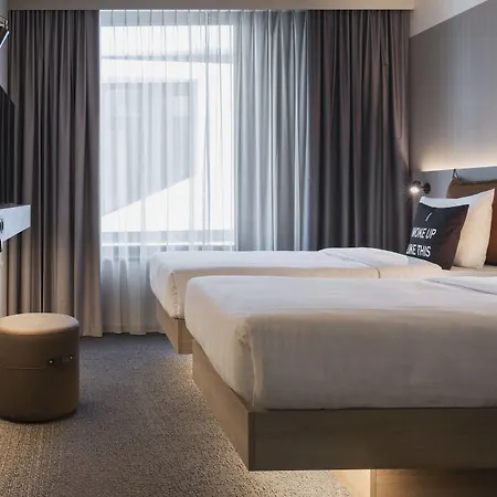 Moxy Frankfurt Center ホテル 3*
