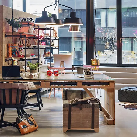 ホテル Moxy Frankfurt Center フランクフルト