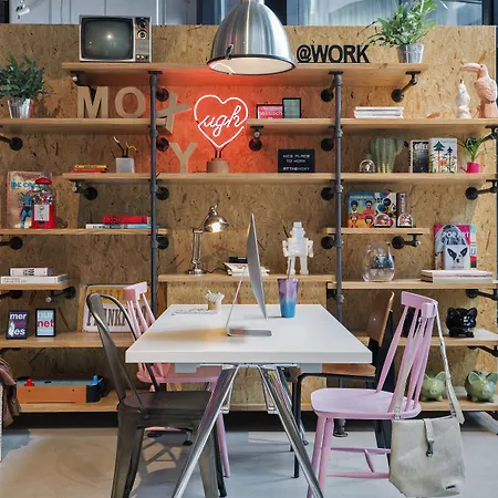 Moxy Frankfurt Center