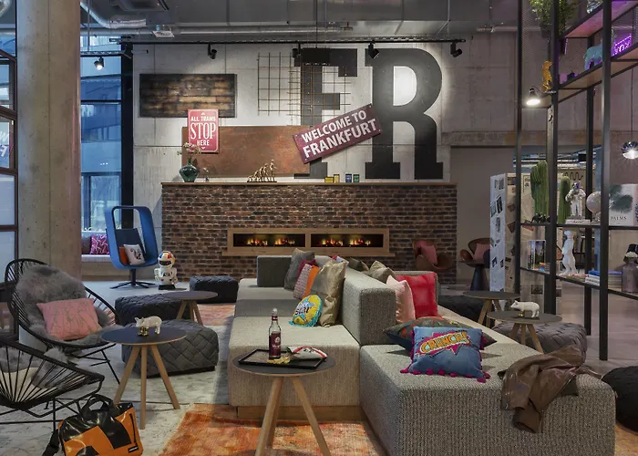Moxy Frankfurt Center 3*