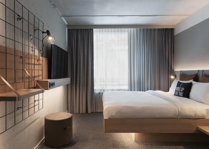 Moxy Frankfurt Center 酒店 3*
