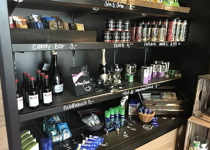 Moxy Frankfurt Center 3*